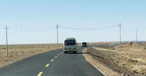 刚刚,甘乌高速甘其毛都至海流图段开工,国道331巴彦淖尔段主线贯通